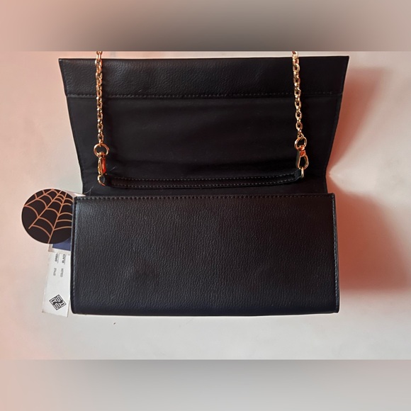 BNWT Sondra Robert’s Squared Spiderweb Black Purse with long gold chain strap - Picture 4 of 12